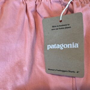 Patagonia Women's Funhoggers Shorts 4" NWT Size Medium (Sunfade Pink) #57160